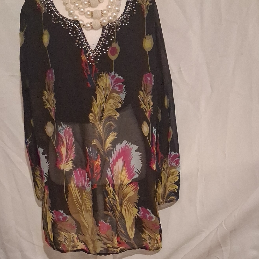 Elegant Black Feather Print Women's Top